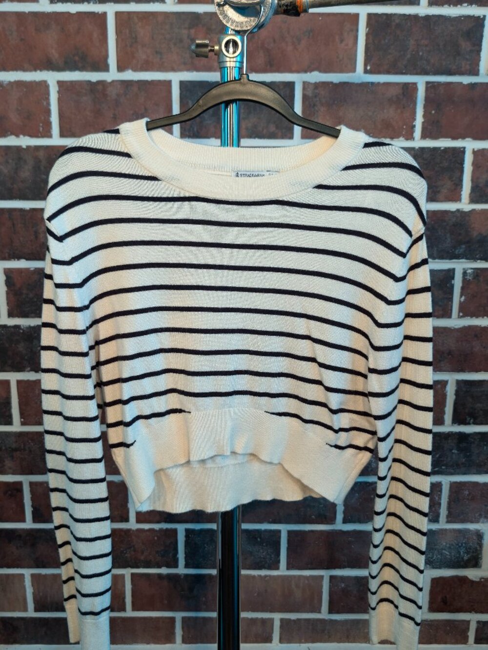 STRADIVARIUS Ivory & Black Striped Cropped Sweater S
